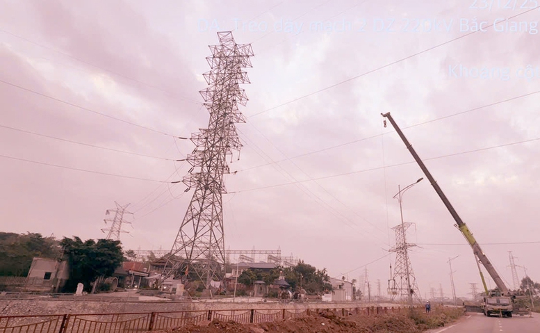 Đóng điện treo dây mạch 2 đường dây 220 kV Bắc Giang – Lạng Sơn