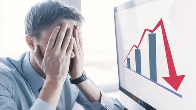 Phiên 5/3: Khối ngoại bán ròng đột biến hơn 3.200 tỷ đồng, cổ phiếu nào bị “xả” mạnh nhất?