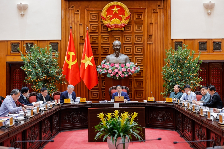 Thủ tướng: Tiếp tục tháo gỡ các vấn đề vướng mắc, tồn đọng, giải phóng nguồn lực, thúc đẩy tăng trưởng từ 10% trở lên