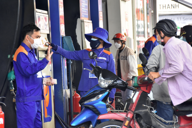 Bộ Tài chính đề xuất giảm một nửa thuế bảo vệ môi trường với xăng dầu đến hết tháng 6-2026