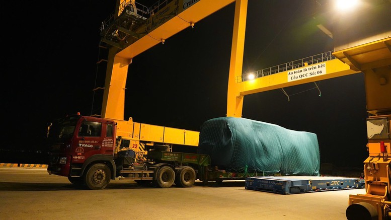 KIM LONG MOTOR xuất khẩu lô xe bus “Made in Việt Nam” thuần điện và diesel đầu tiên sang Thái Lan