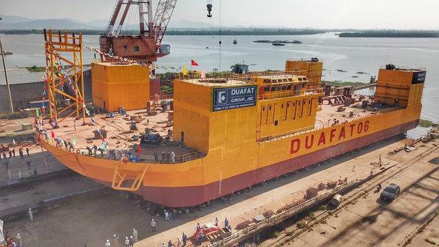 Lỗ kỷ lục gần 725 tỷ đồng, Tập đoàn Đua Fat (DFF) âm vốn sâu, đối mặt rủi ro hoạt động liên tục