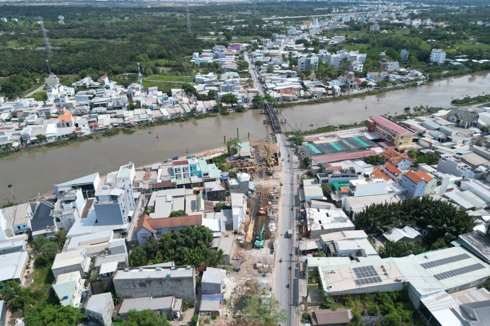 Cận cảnh 2 cầu sắt hơn 50 tuổi ở TPHCM vẫn đang ‘gồng mình’ phục vụ