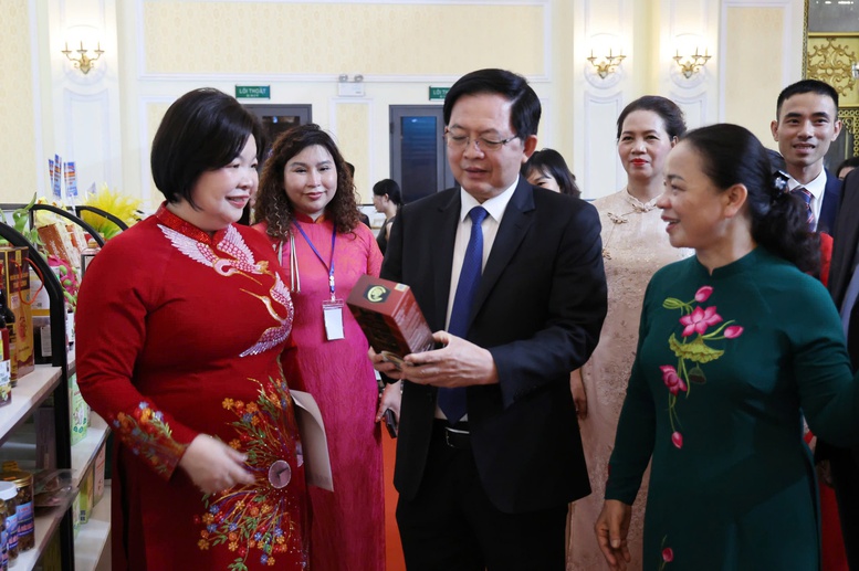 Phó Thủ tướng Hồ Quốc Dũng dự trao Giải Ngôi sao Hợp tác xã và Giải Mai An Tiêm năm 2026