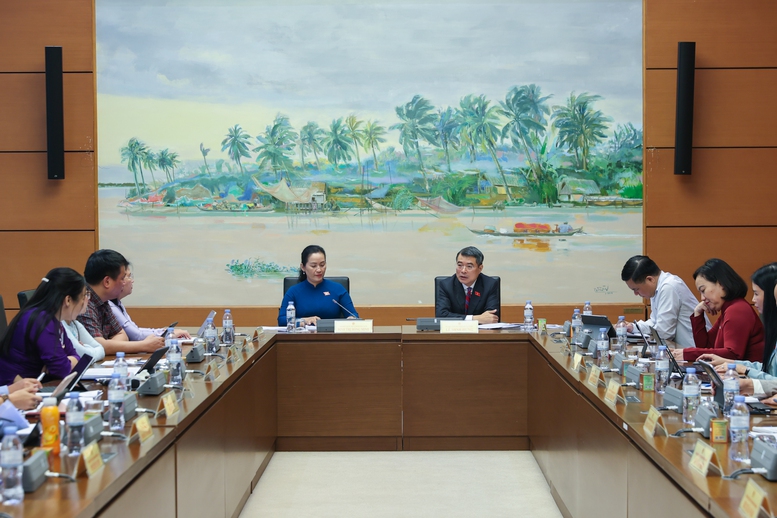 Gỡ ‘điểm nghẽn’ thể chế để đạt mục tiêu tăng trưởng từ 10% trở lên