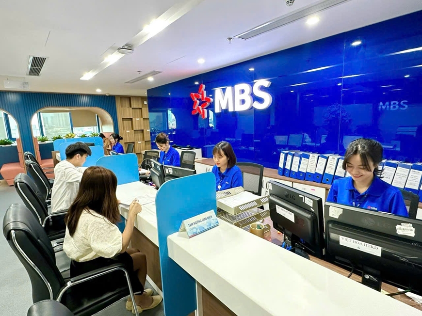 FTSE Russell xác nhận giữ nguyên lộ trình nâng hạng thị trường chứng khoán Việt Nam