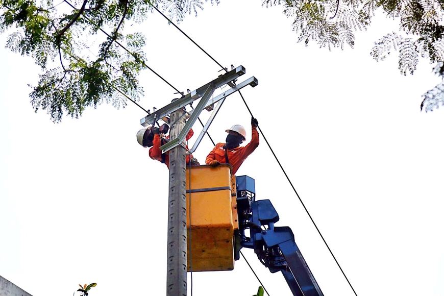 Hệ thống điện miền Trung – Tây Nguyên vượt mốc 100 triệu kWh/ngày