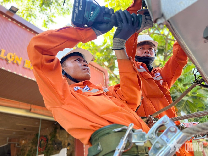 Tổng công ty Điện lực miền Trung: Cung cấp điện an toàn, liên tục phục vụ phát triển kinh tế – xã hội