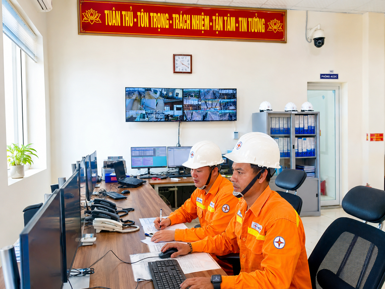 4 mạch 500 kV Bắc – Nam cung cấp gần 20% sản lượng điện cho miền Bắc trong cao điểm nắng nóng