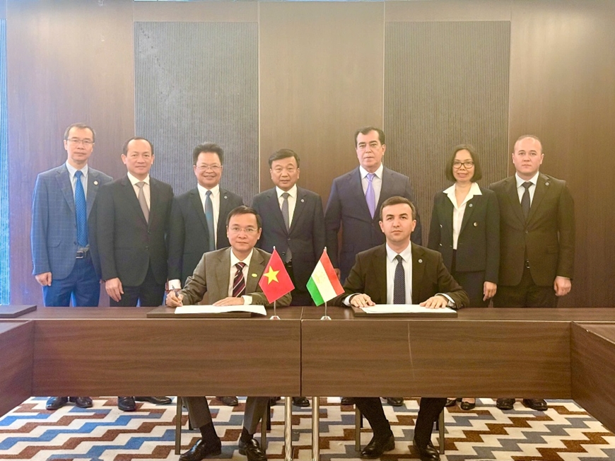 Đường sắt Việt Nam và Tajikistan hợp tác thúc đẩy đường sắt liên vận quốc tế
