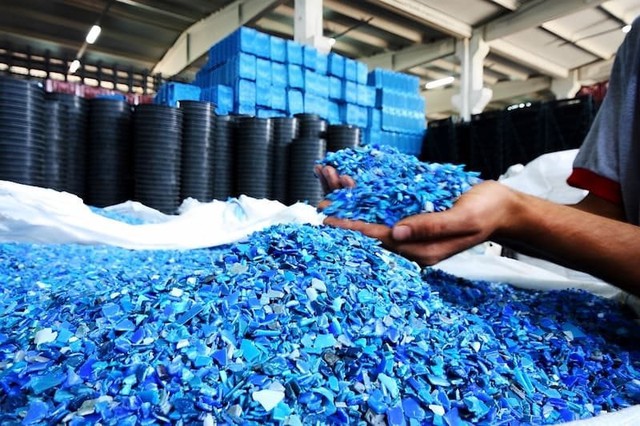 Công ty đầu ngành nhựa triệu tập họp bất thường sau khi thành viên HĐQT bị khởi tố