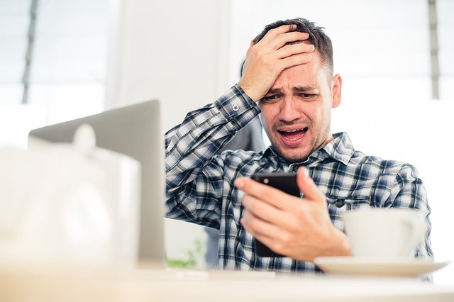 Một công ty có 128 nghìn cổ đông nhưng không có cổ đông lớn, họp Đại hội chỉ 56 người tham dự