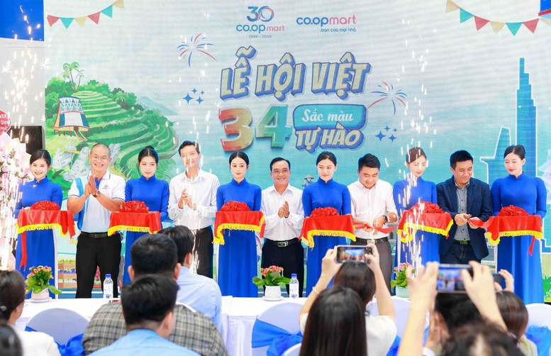 Saigon Co.op mở “Lễ hội Việt – 34 sắc màu tự hào”