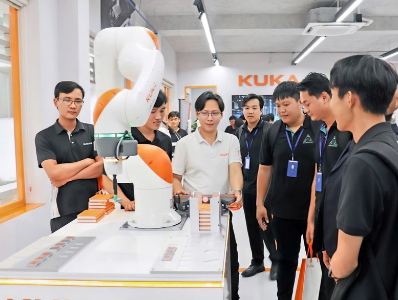 Bài 3. Nhân lực chất lượng cao: Điều kiện quyết định để TPHCM vươn lên thành đô thị toàn cầu