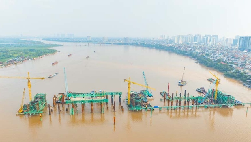 Dự án cầu Trần Hưng Đạo vượt lũ thành công, chuẩn bị lắp dựng vòm thép