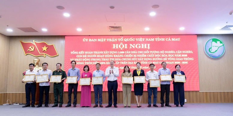 Phân Bón Cà Mau nhận Bằng khen của Chủ tịch UBND tỉnh Cà Mau