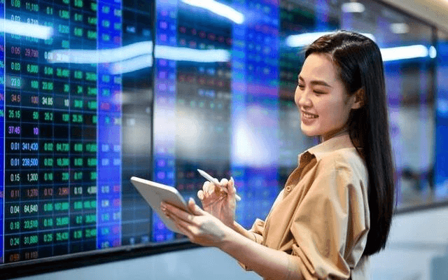Dự báo VN-Index sắp có nhịp hồi phục, Vietcap gọi tên 4 cổ phiếu tiềm năng trong tháng 10