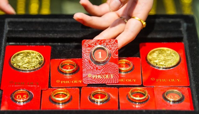 Giá vàng bạc 14/10 giằng co “kịch liệt”: Phú Quý, Doji, SJC cập nhật mới nhất ra sao?