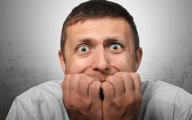 Một cổ phiếu bất ngờ “nằm sàn” 8 phiên liên tiếp, chuyện gì đang xảy ra?