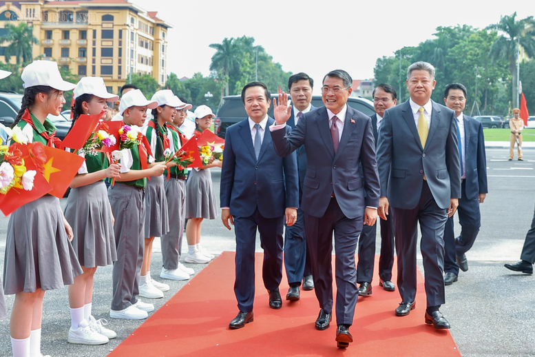 Thủ tướng: Hưng Yên cần quyết tâm cao nhất để sớm trở thành thành phố trước năm 2030